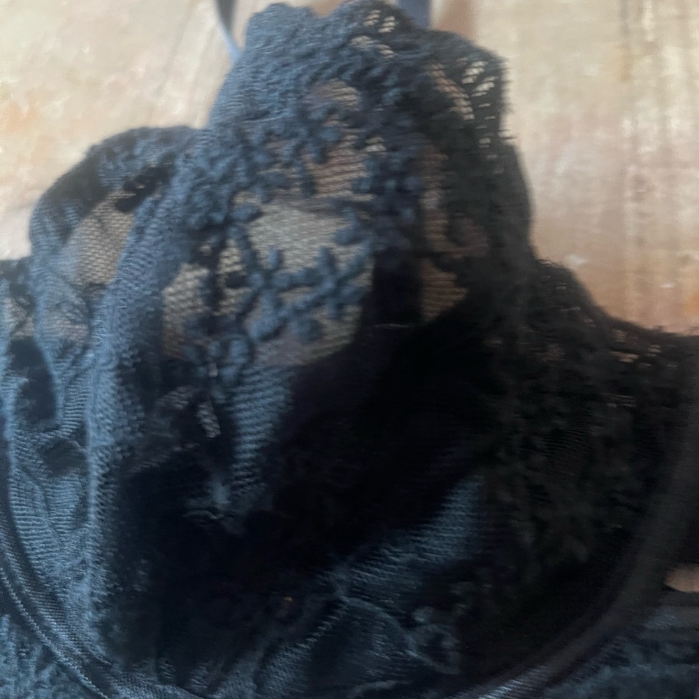 Free people woman’s Elegant Black Lace Bra - Picture 7 of 13